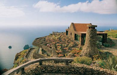 Miradores con alma: vistas emblemáticas de El Hierro